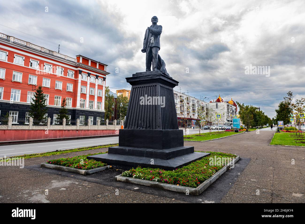 Unico Lenin il matador monumento, Barnaul, Altai Krai, Russia, Eurasia Foto Stock