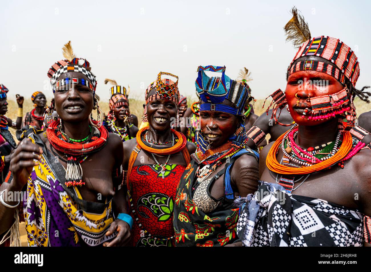 Donne tradizionali vestite della tribù Jiye, Eastern Equatoria state, South Sudan, Africa Foto Stock