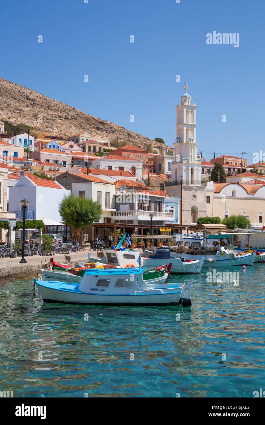 Barche da pesca, Porto di Emborio, Isola di Halki (Chalki), Gruppo Dodecanese, Isole Greche, Grecia, Europa Foto Stock