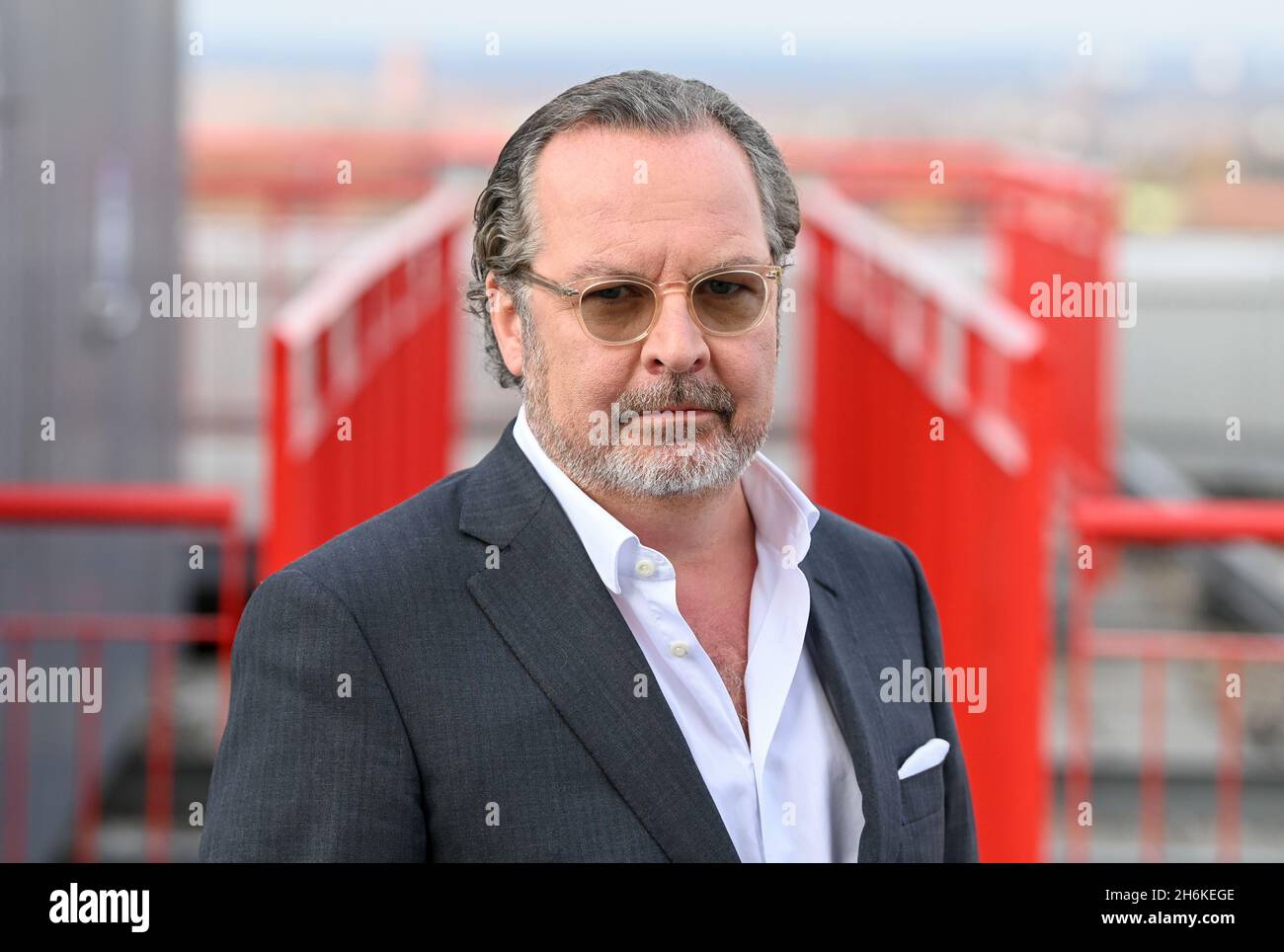 03 novembre 2021, Berlino: L'avvocato Christian Schertz ad un evento stampa per la nuova serie di avvocati 'Legal Affairs' sull'emittente pubblica tedesca ARD. Gli episodi possono essere visti il 19, 20, 22 e 23 dicembre 2021 alle 21:45 su ARD. Foto: Jens Kalaene/dpa-Zentralbild/dpa Foto Stock