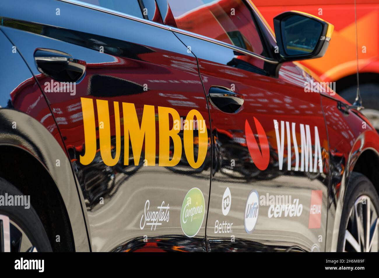 ZAGABRIA, CROAZIA - 03 ottobre 2021: Un logo Jumbo Visma per la squadra Foto Stock