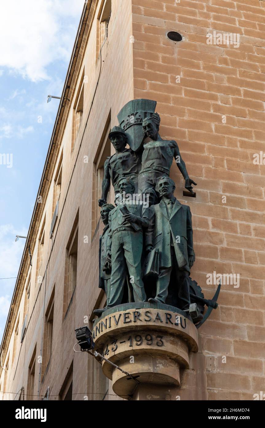 Edificio dell'Unione dei lavoratori generali Memorial in occasione del cinquantesimo anniversario dell'Unione dei lavoratori generali a la Valletta, Malta, Europa Foto Stock
