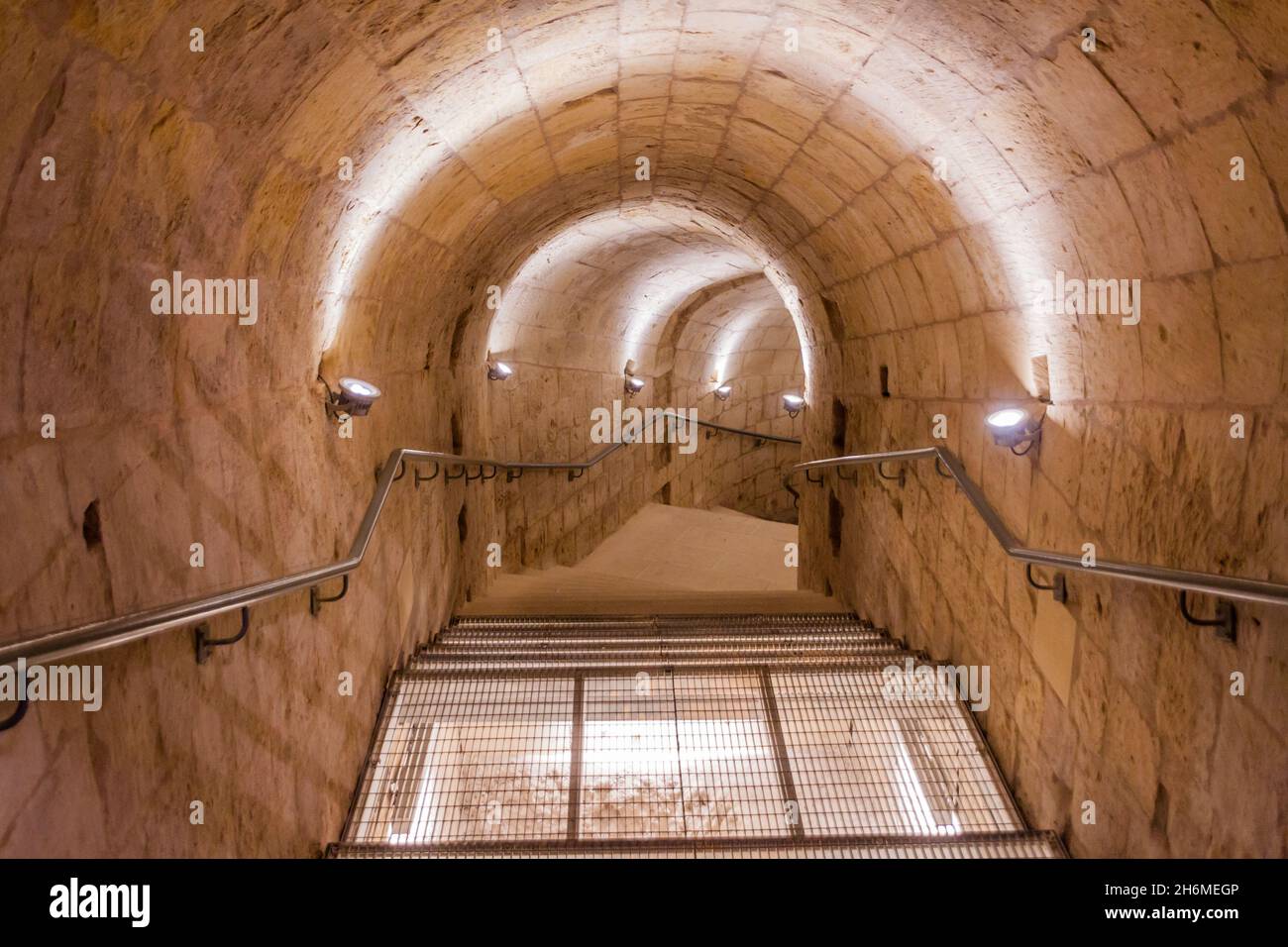 Scalinata alla Cittadella, cittadella di Victoria, Isola di Gozo, Malta Foto Stock