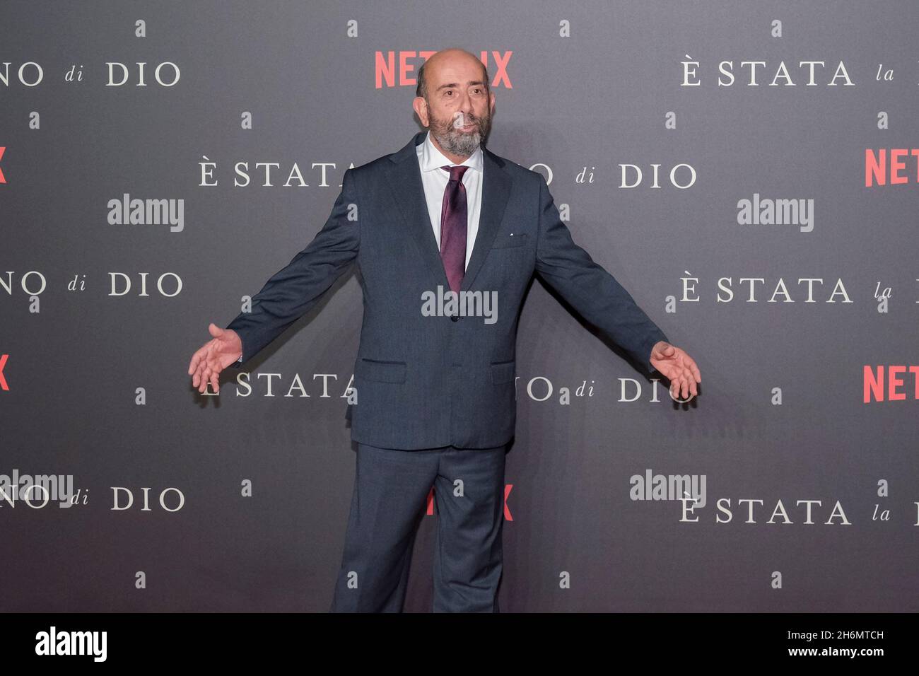 Il Metropolitan Cinema di Napoli ospiterà la prima di Paolo Sorrentino "IT was the Hand of God", il film che ha vinto il premio Silver Lion Grand Jury al Festival del Cinema di Venezia e che è stato nominato dall'Italia come Oscar per il miglior Film Internazionale. Nella foto Franco Pinelli Foto Stock