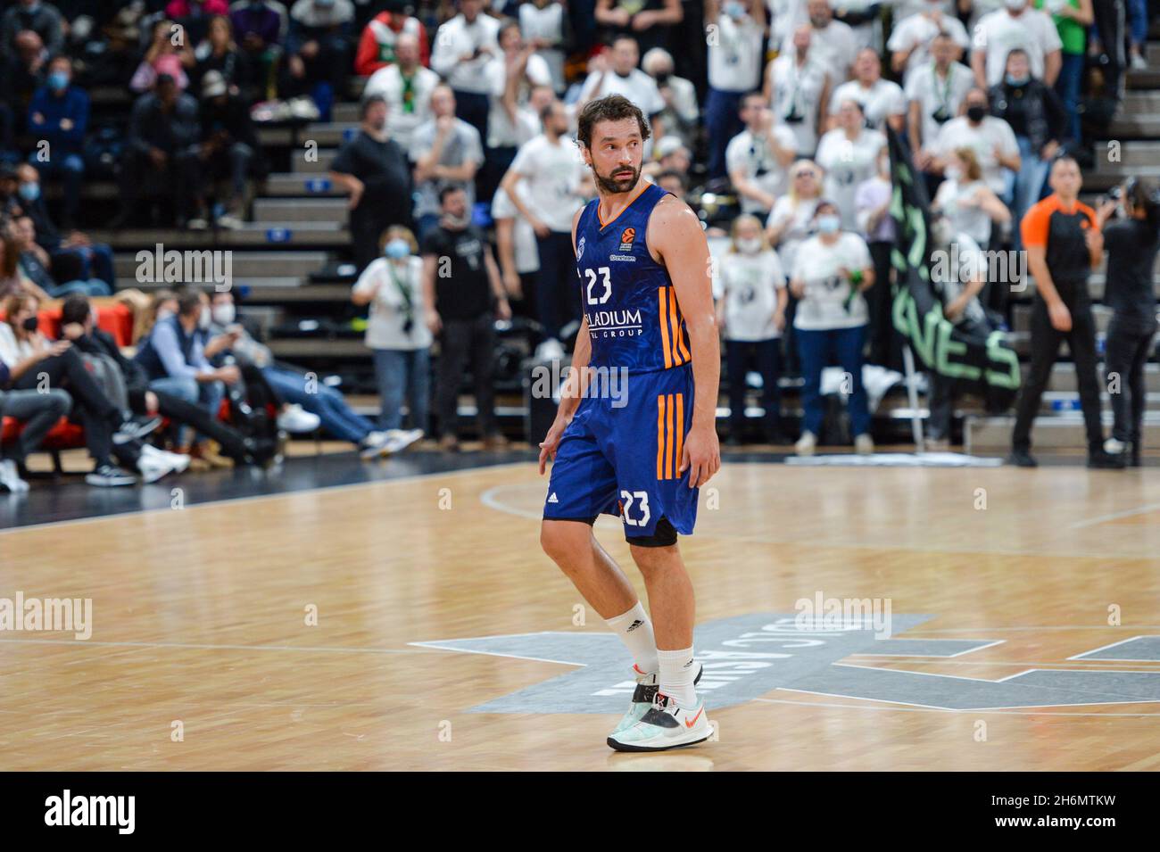 Lione, Francia. 16 novembre 2021. Lione, Francia, 16 novembre 2021 Sergio Llull (23 Real Madrid) durante la stagione regolare dell'Eurolega Turkish Airlines turno 10 tra LDLC ASVEL Lyon-Villeurbanne e Real Madrid all'Astroballe Arena di Villeurbanne, Francia. Lyubomir Domozetski/SPP Credit: SPP Sport Press Photo. /Alamy Live News Foto Stock