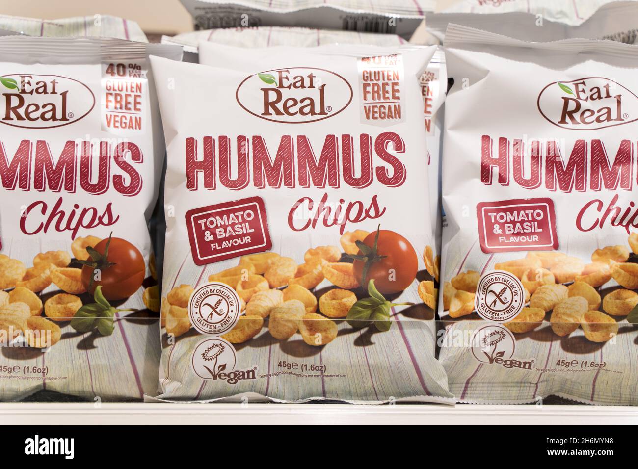 Vegan senza glutine, chip DI HUMMUS Foto Stock