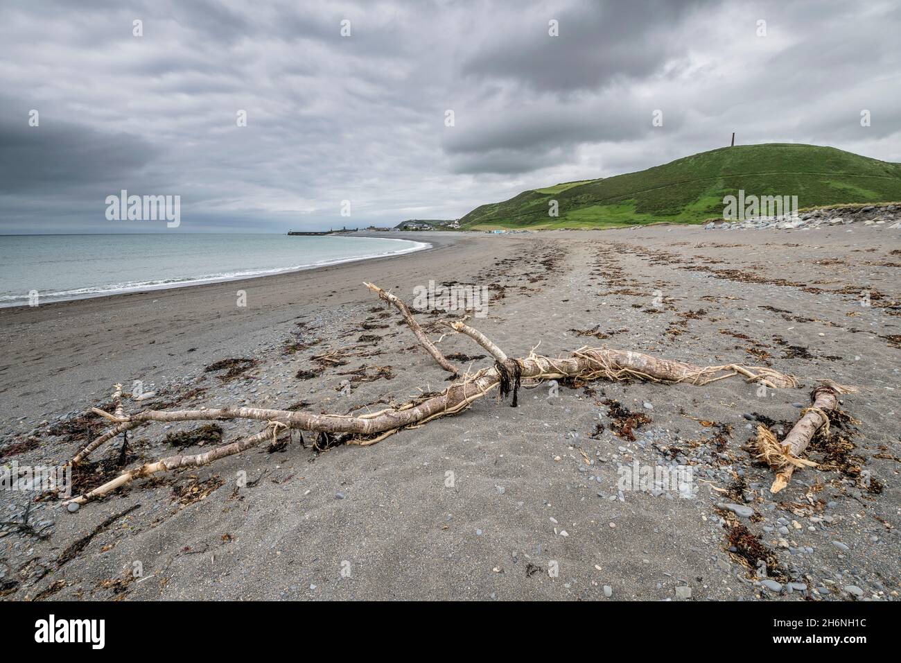 Tanybwlch spiaggia Aberystwyth in Cerediaion centro Galles guardando verso Pen Dinas collina Foto Stock Tanybwlch spiaggia Aberystwyth in Cerediaion centro Galles guardando verso Pen Dinas collina Foto Stock