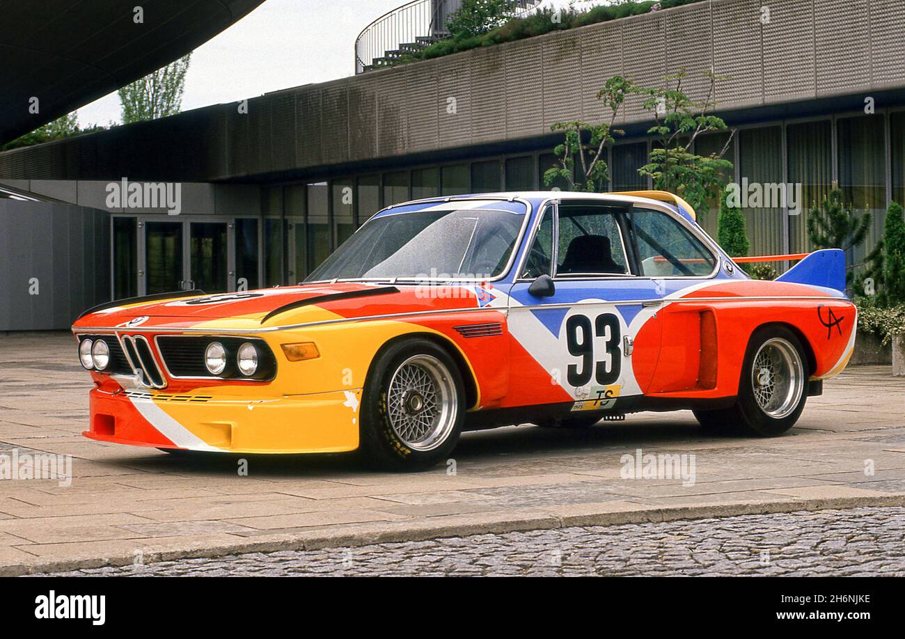 1975 BMW 3.0 CSL dipinta da Alexander Calder parte della collezione BMW Art Cars fotografata al BMW HQ e al Museo di Monaco Germania Foto Stock