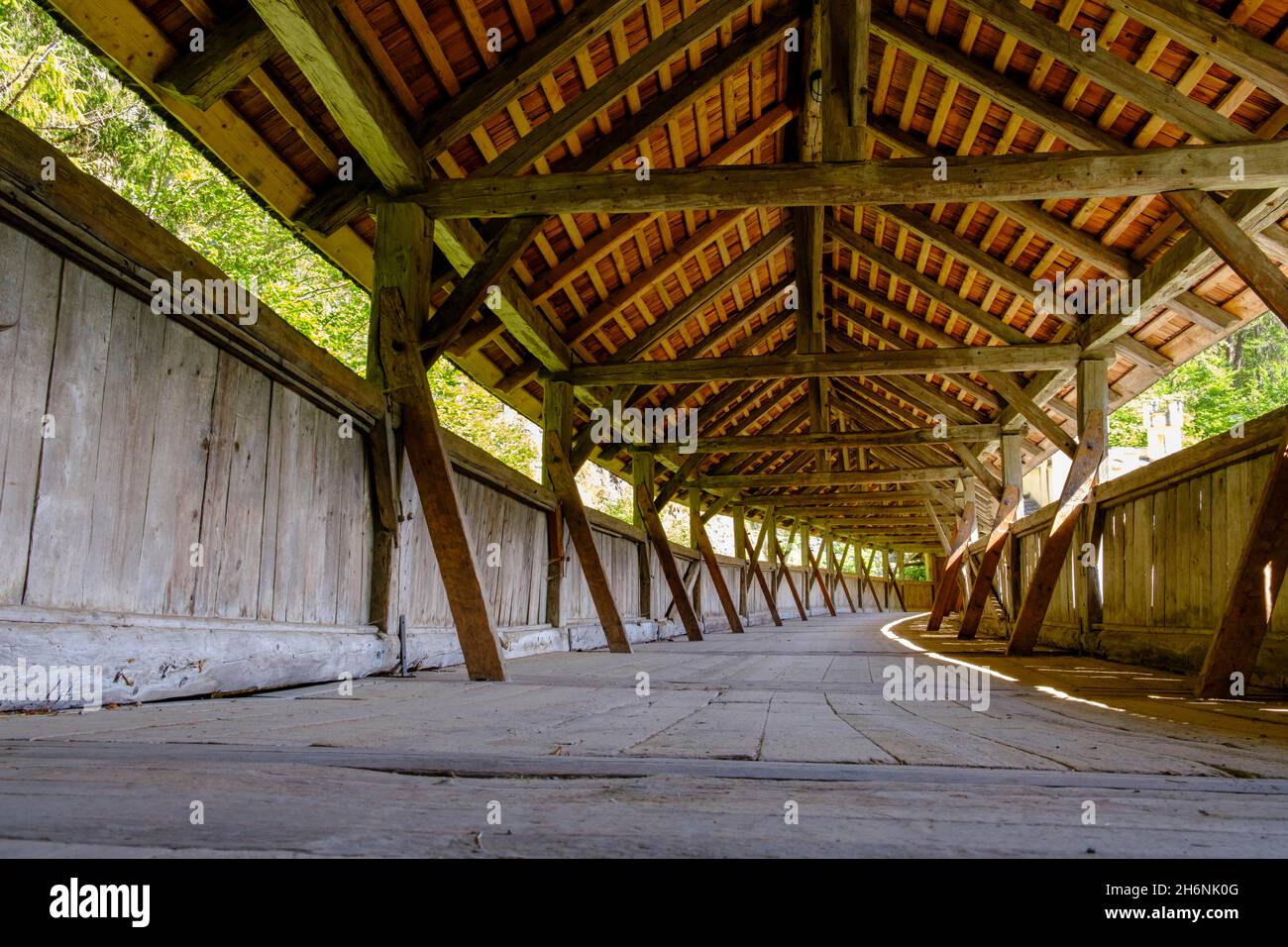 Ponte alto, monastero di roccia di Georgenberg e chiesa di pellegrinaggio, St. Georgenberg, Wolfsklamm, Stans bei Schwaz, Inntal, Tirolo, Austria Foto Stock