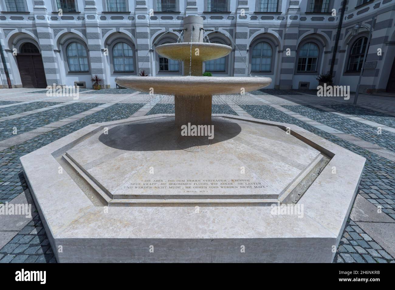 Fontana con i versetti biblici, Monastero di Waldsassen, anno di fondazione 1133, Waldsassen, Palatinato superiore, Germania Foto Stock