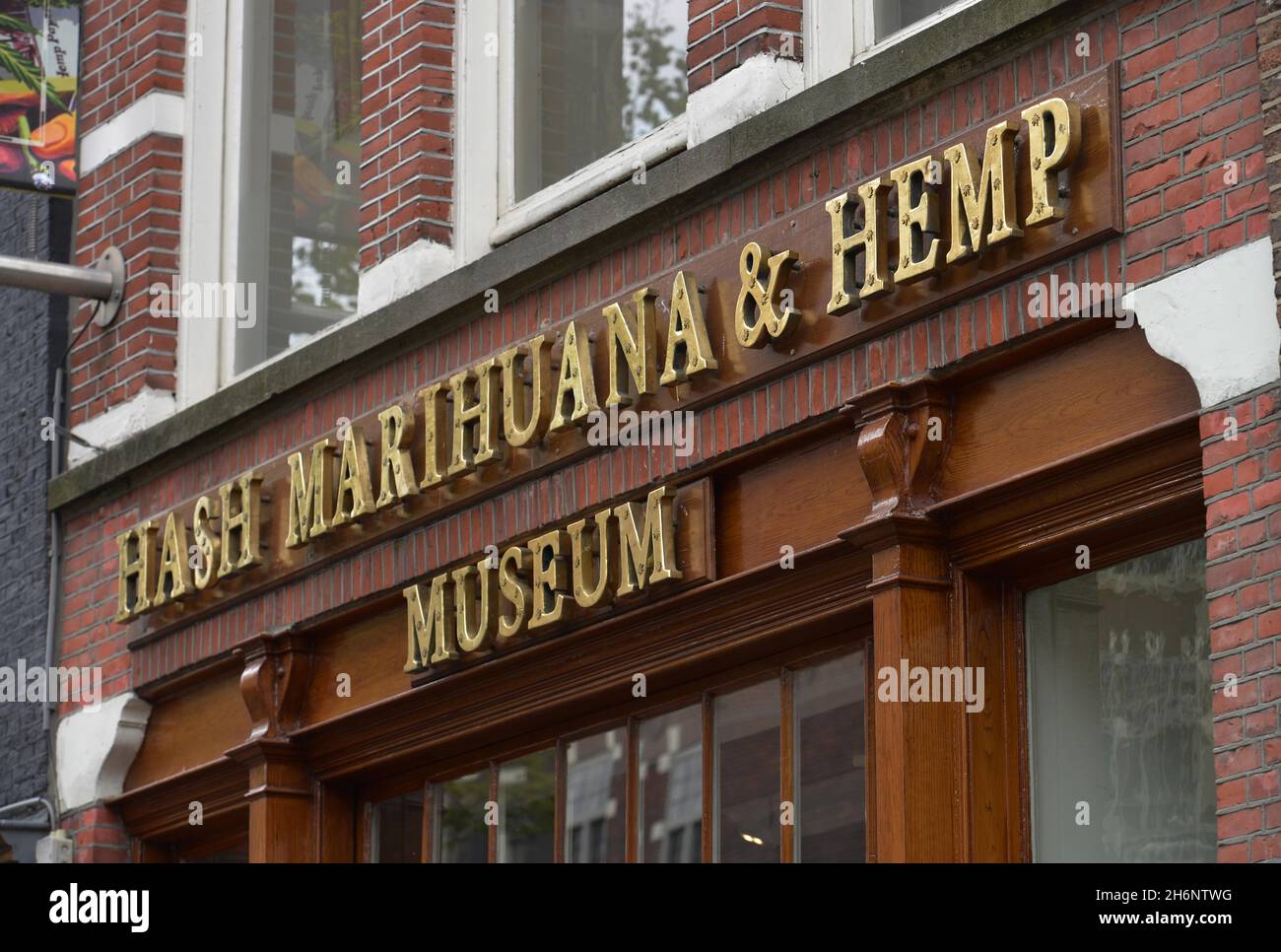 Hash Marijuana &amp; Museo della canapa, Oudezijds Achterburgwal, Amsterdam, Paesi Bassi Foto Stock