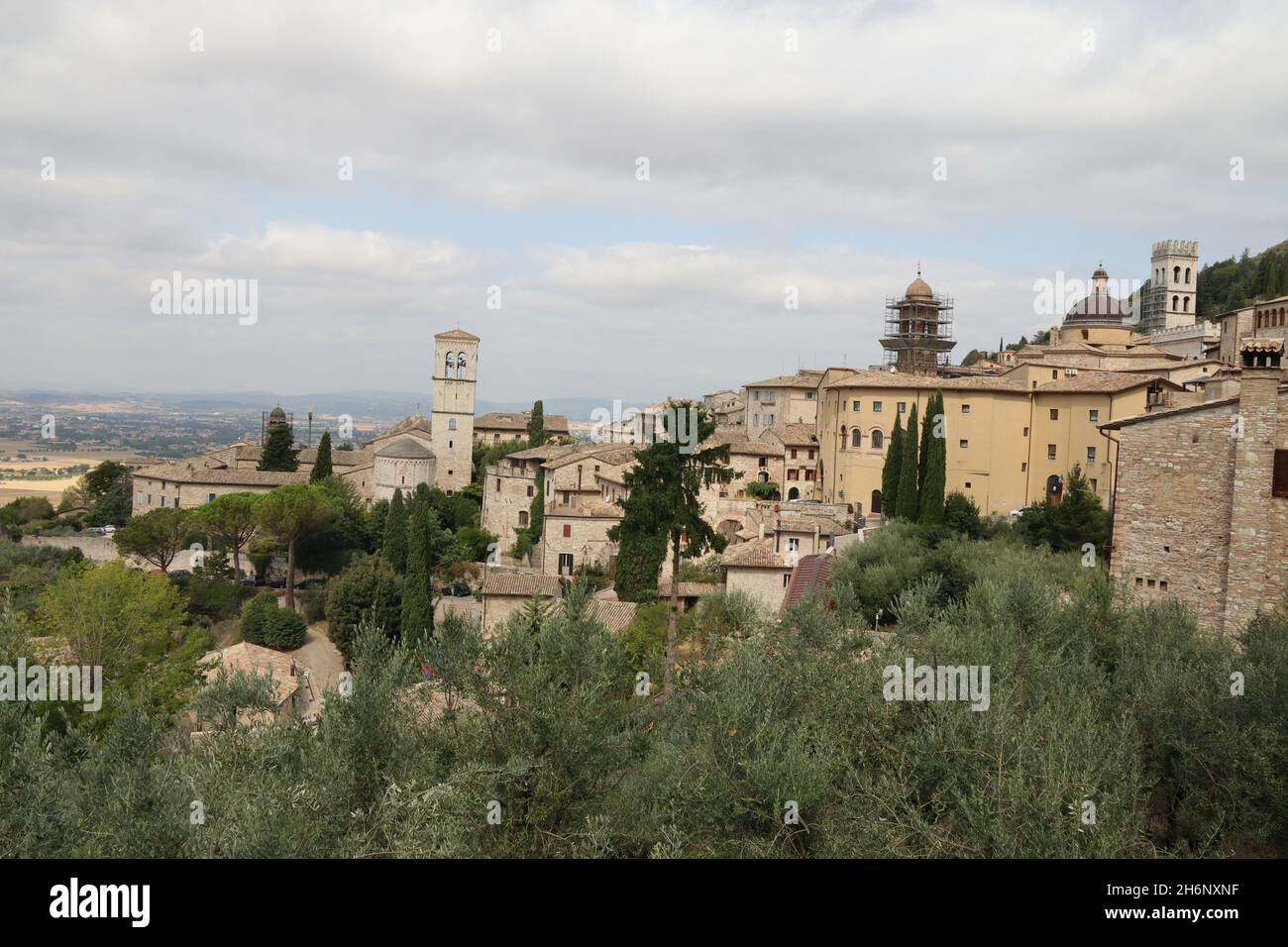Splendida vista sugli edifici della città di Assisi in Italia Foto Stock