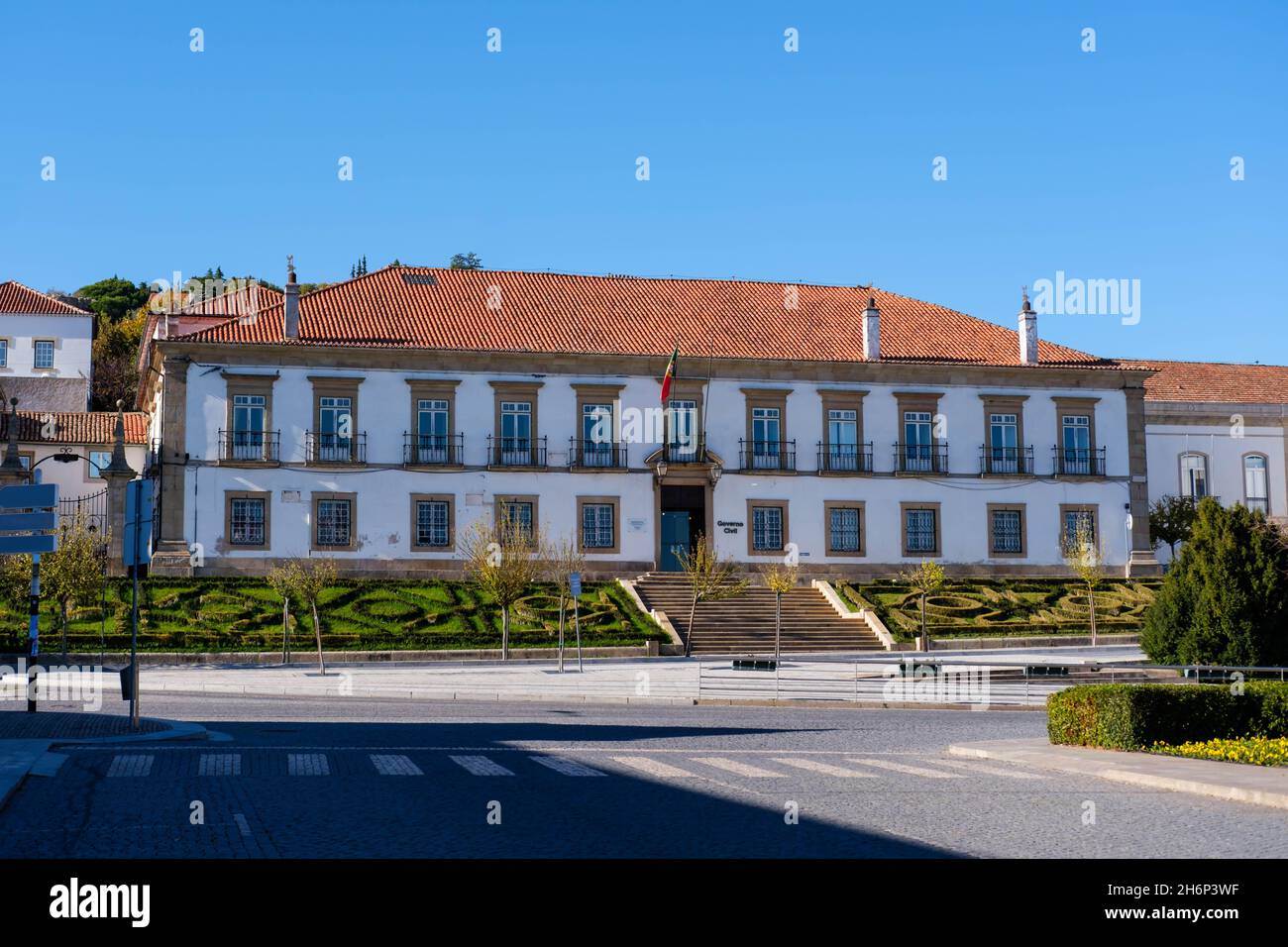 Castelo Branco, Portogallo - Novembre 12 2021: Edificio del Governo civile nel centro di Castelo Branco Portogallo Foto Stock