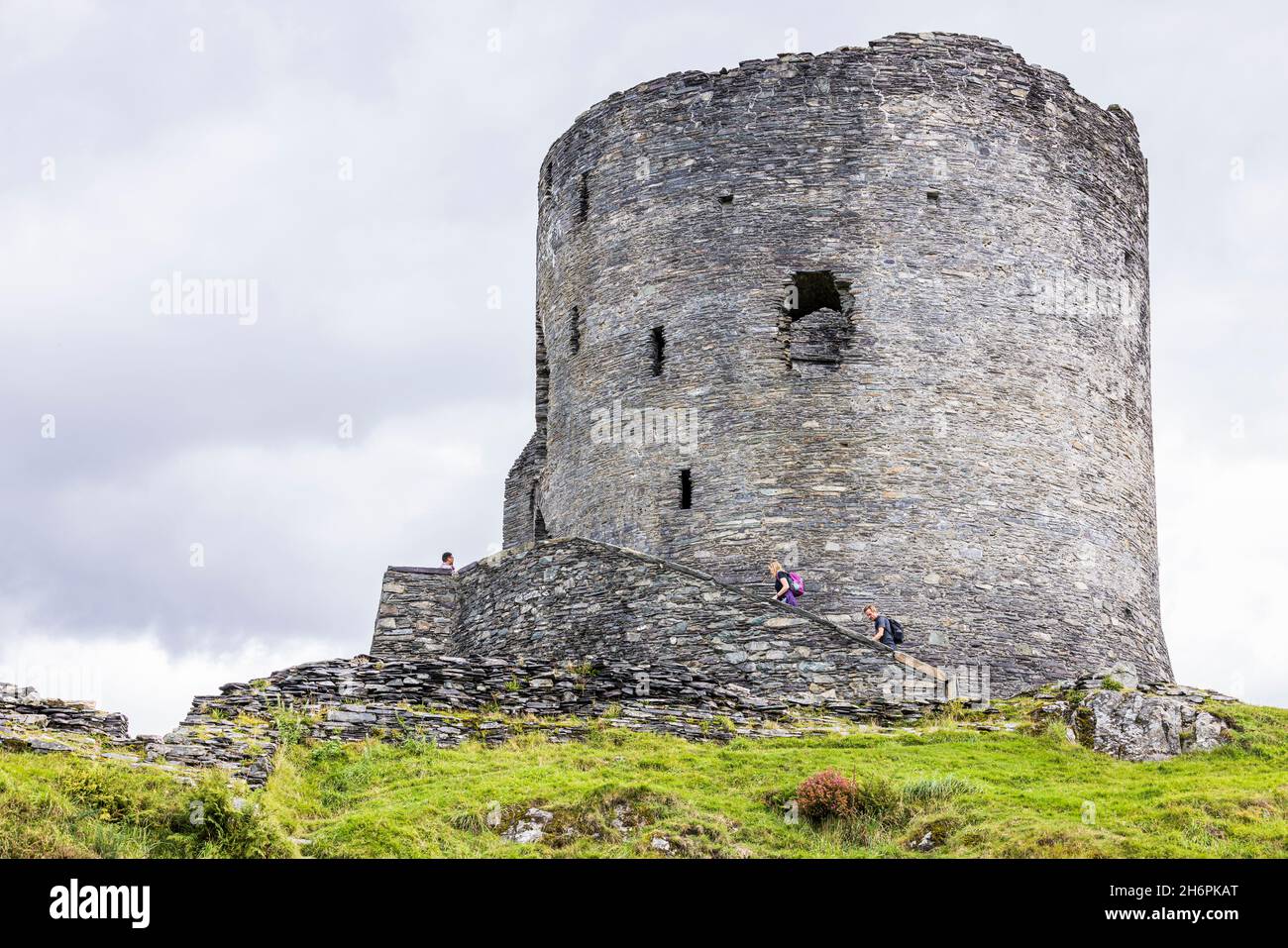 Rovine del castello di Dolbadarn a Llanberis, Snowdonia, Galles, Regno Unito, Foto Stock