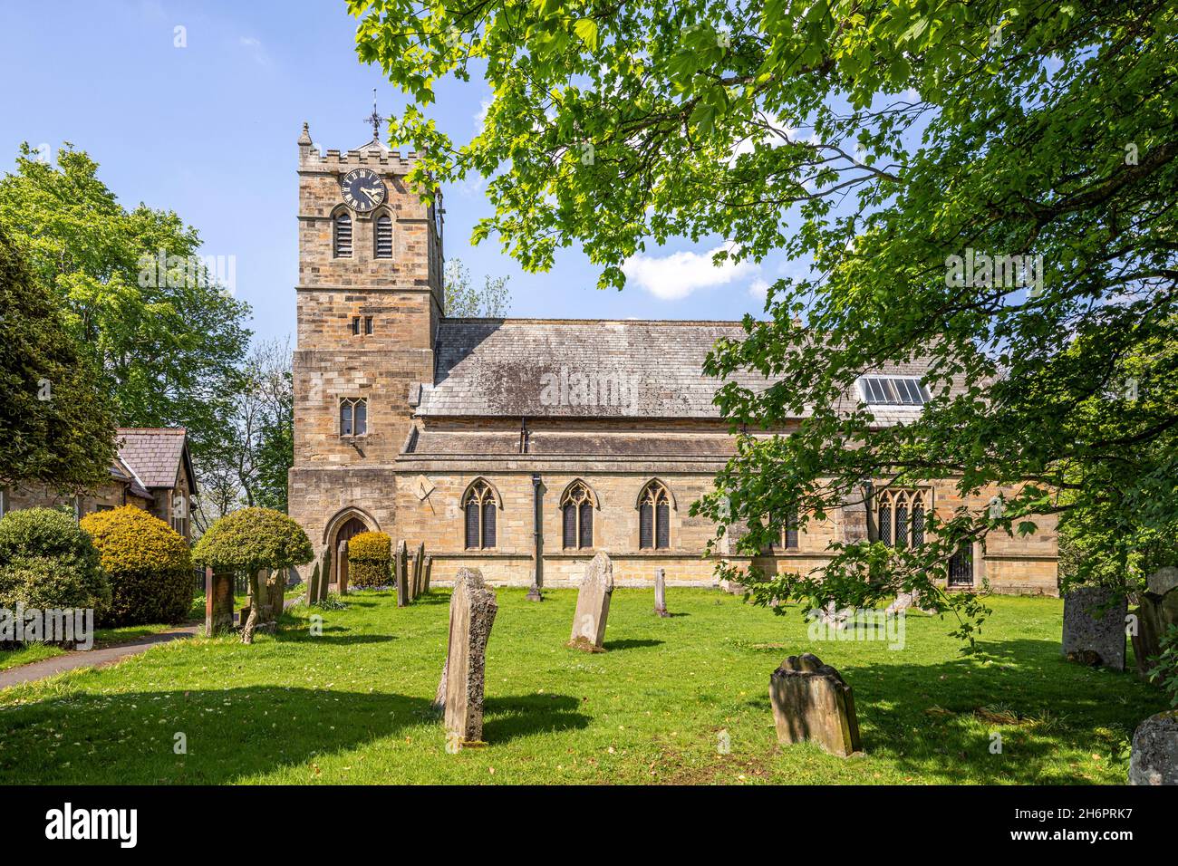 Chiesa di St Cuthberts nel villaggio montano di Allendale Town sulla Pennines, Northumberland Regno Unito Foto Stock
