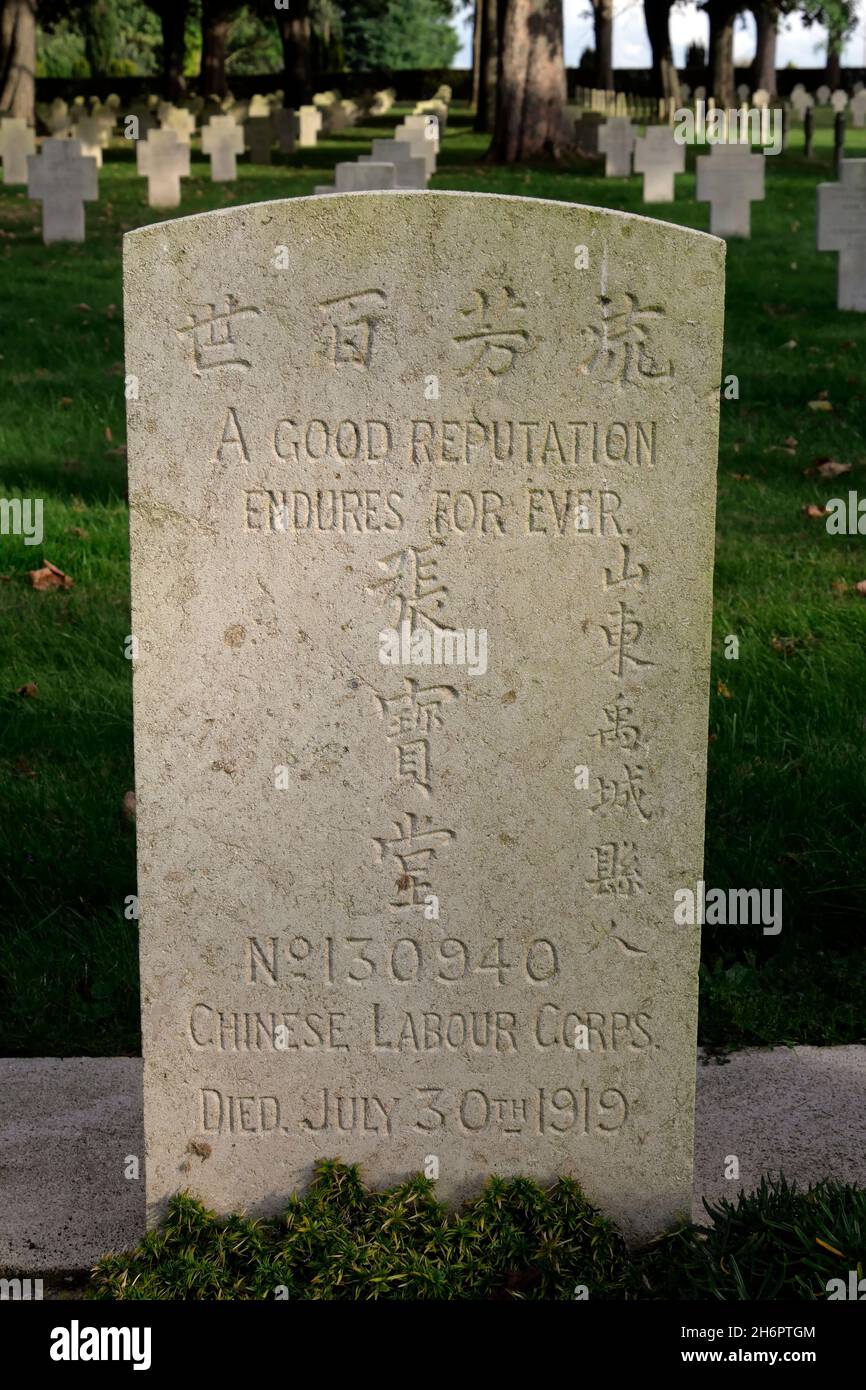 Tomba di un membro del corpo del lavoro cinese, numero 130940, al CAUDRY BRITISH CEMETERY, Caudry, Nord partenza, Nord-Pas-de-Calais regione, Francia Foto Stock