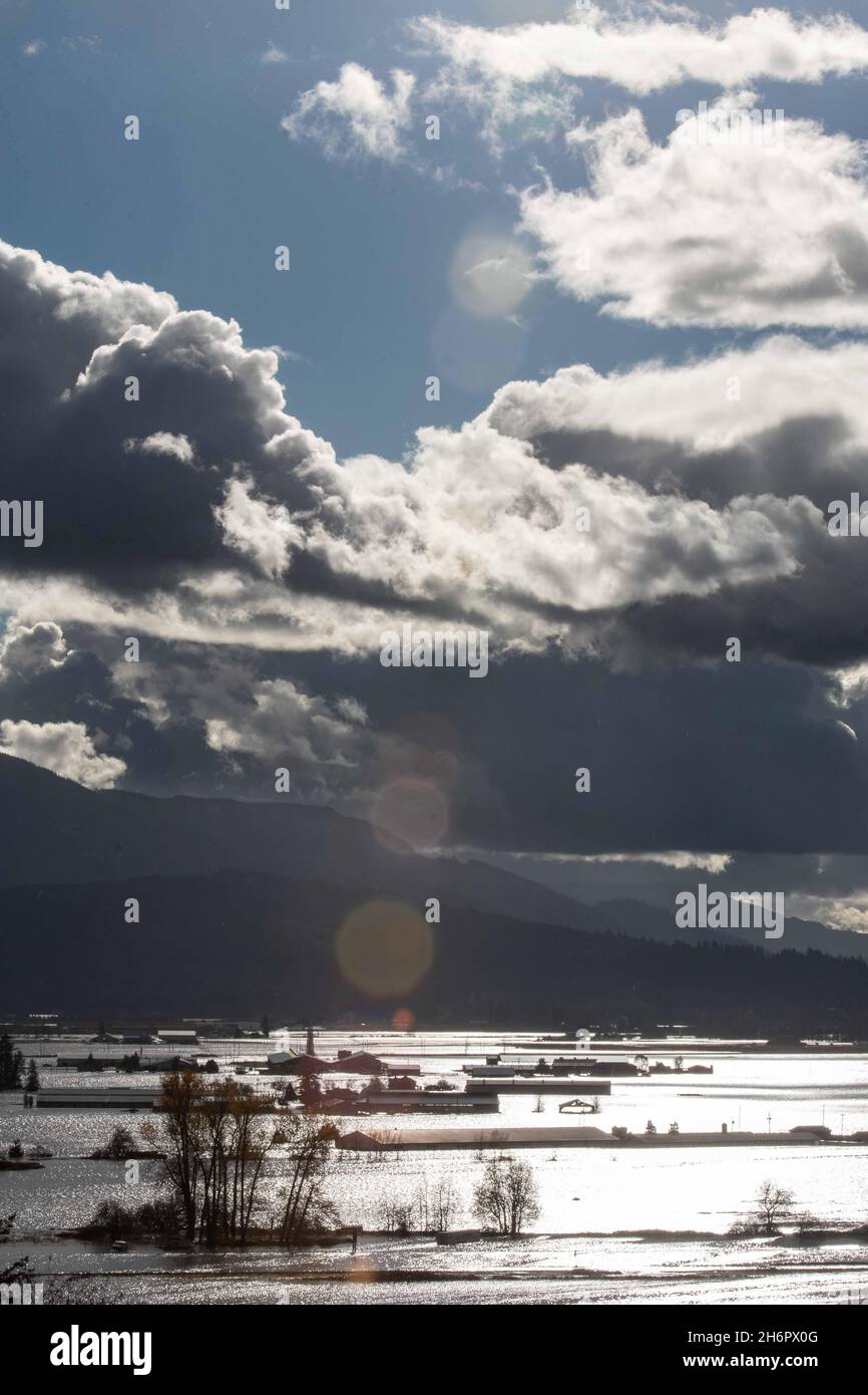 16 novembre 2021, Vancouver, British Columbia, Canada: Sumas Prairie alluvione nei pressi di Abbotsford, British Columbia, novembre 16. Il governo locale aveva emesso un ordine di evacuazione per circa 1,000 edifici nell'area colpita. (Credit Image: © Quinn Bender/ZUMA Wire) Foto Stock