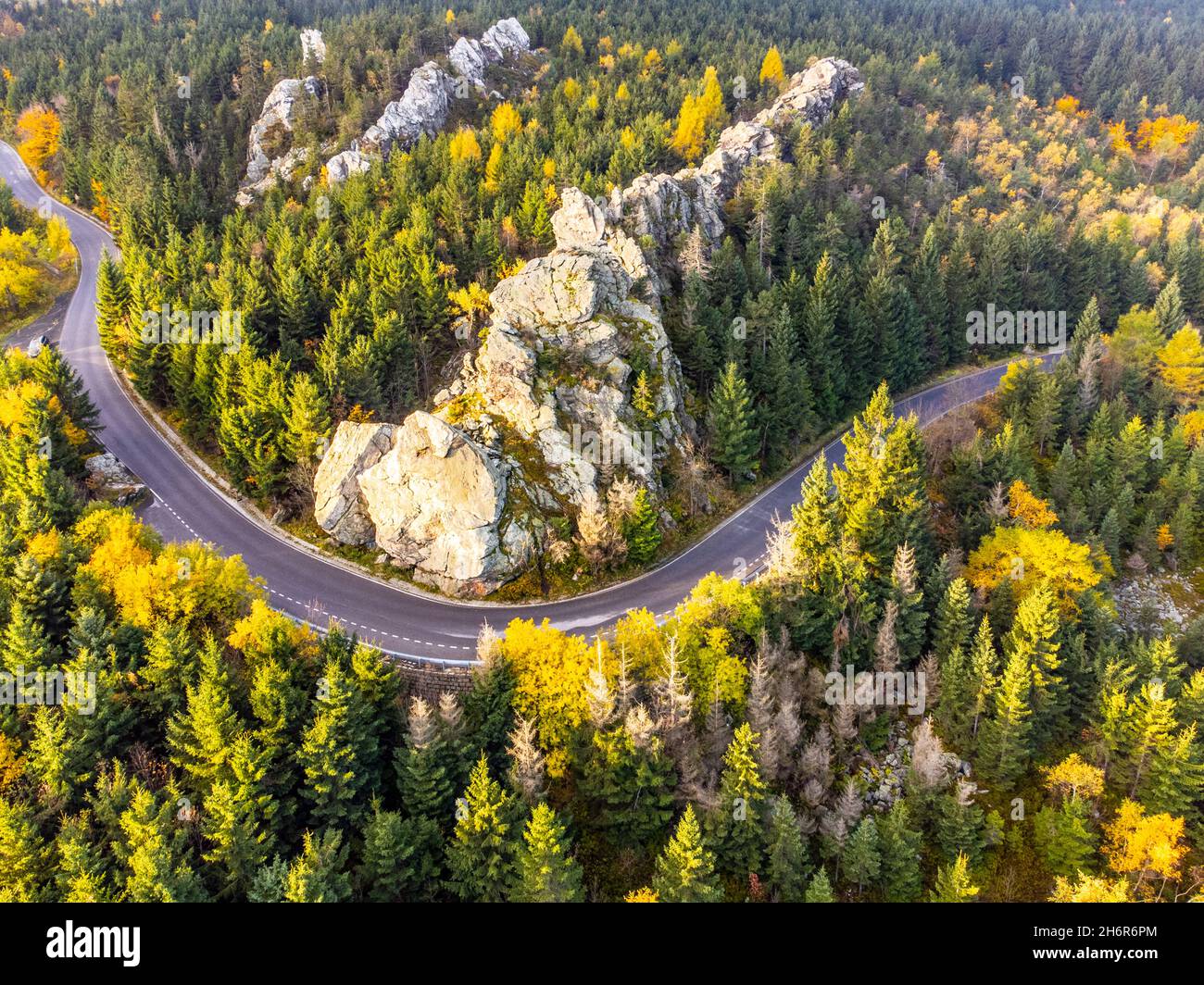Formazione rocciosa al tramonto del mattino dall'alto Foto Stock