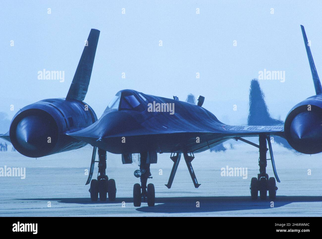 Lockheed SR-71 dopo l'atterraggio alla base dell'aeronautica militare di marzo in California Foto Stock