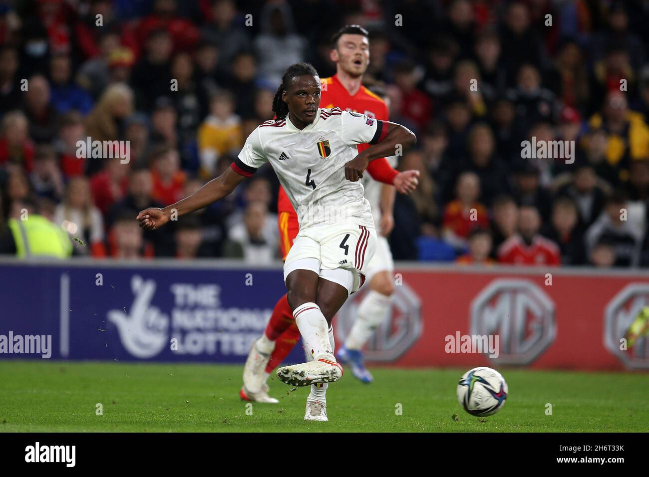 Cardiff, Regno Unito. 16 novembre 2021. Dedryck Boyata del Belgio in azione (4). Qualificatore della Coppa del mondo FIFA, gruppo e, Galles / Belgio allo stadio di Cardiff, nel Galles del Sud, martedì 16 novembre 2021. Solo per uso editoriale. pic by Andrew Orchard/Andrew Orchard SPORTS photography/Alamy Live News Credit: Andrew Orchard SPORTS photography/Alamy Live News Foto Stock