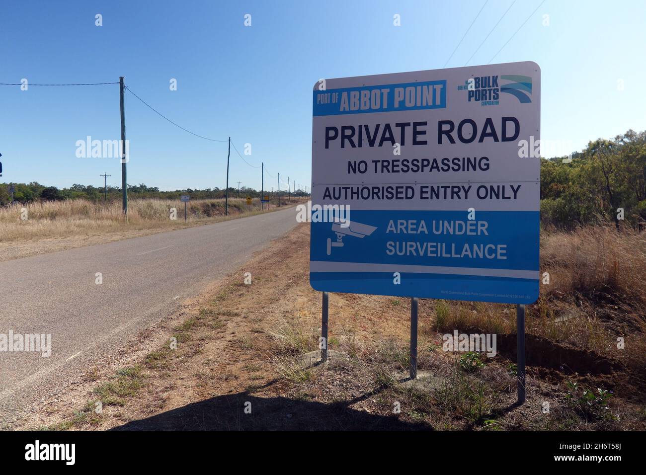 Segnale di avvertimento di divieto di ingresso al porto di Abbot Point, sito di un controverso terminal di carbone, a nord di Bowen, Queensland, Australia. No PR Foto Stock