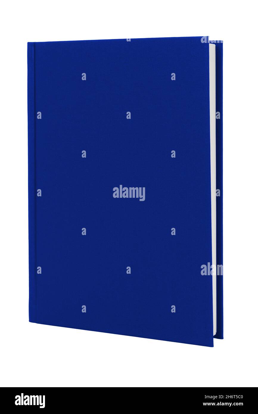 Libro con copertina rigida blu in posizione verticale su bianco con percorso di ritaglio Foto Stock