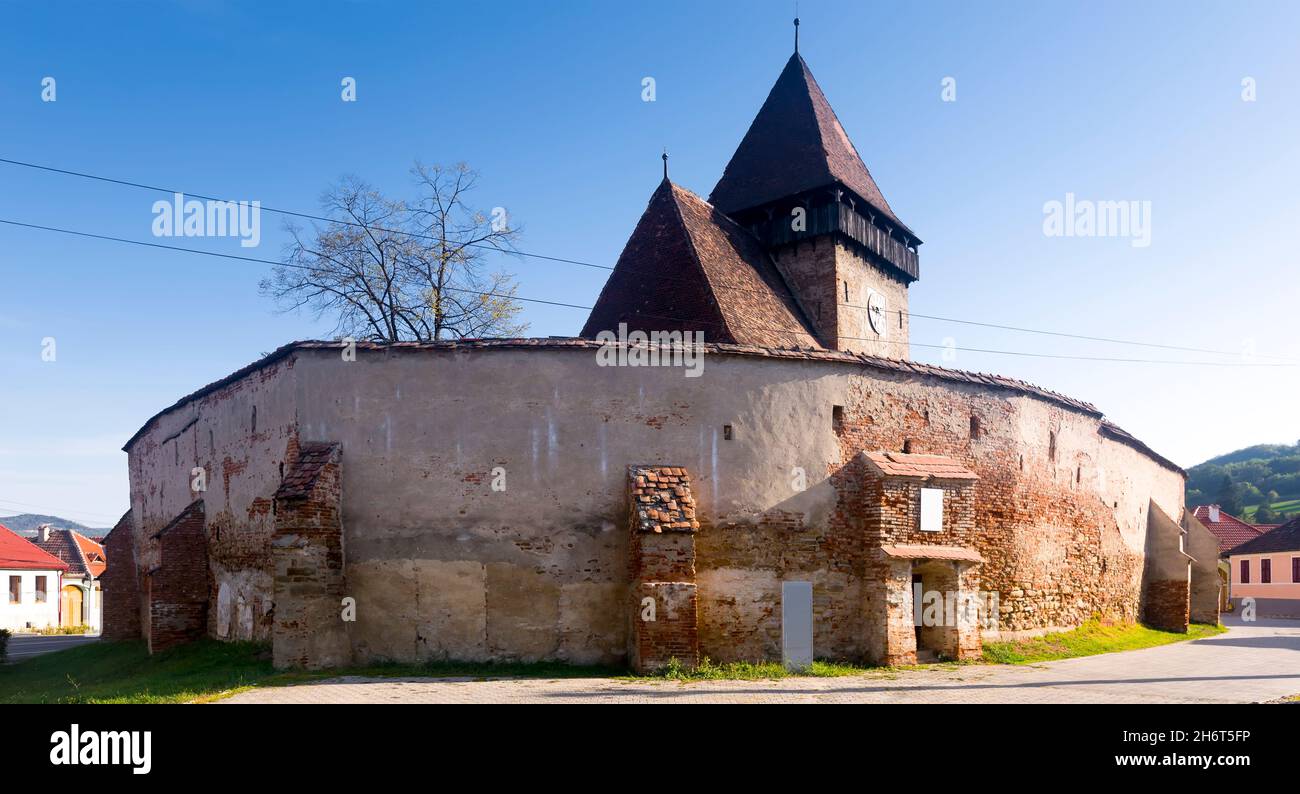 La fortificazione della Chiesa in Axente Sever è un punto di riferimento architettonico Foto Stock