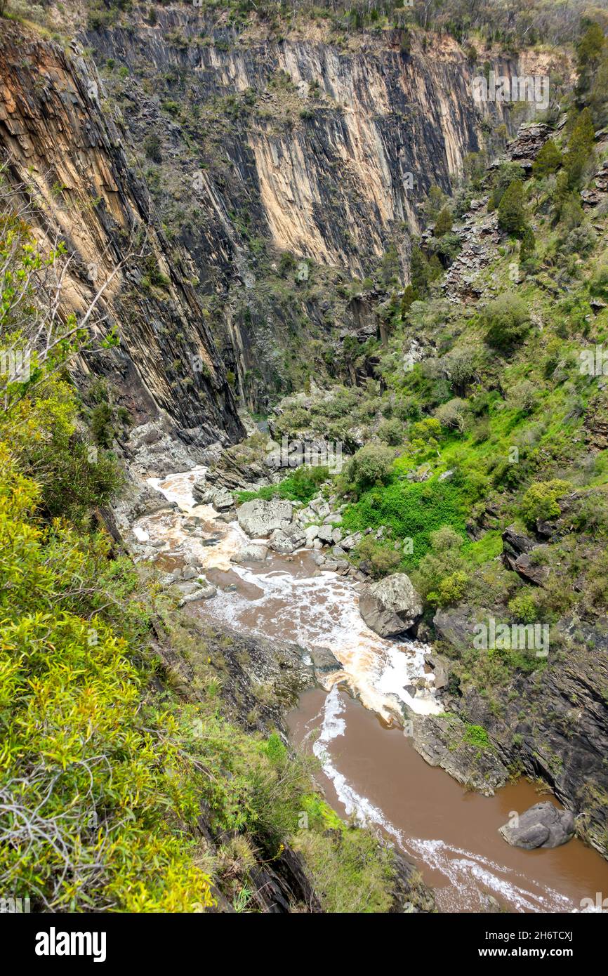 Apsley River Gorge sotto le cascate, Walcha nella regione del Nord Tablelands del nuovo Galles del Sud, Australia. Foto Stock