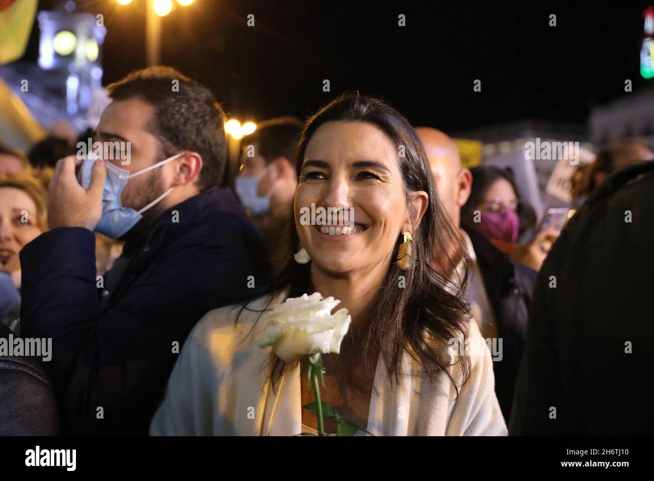 Madrid, Spagna. 15 novembre 2021. VOX portavoce nell'Assemblea di Madrid, Rocio Monasterio, durante un raduno a sostegno delle marce che si tengono i Foto Stock