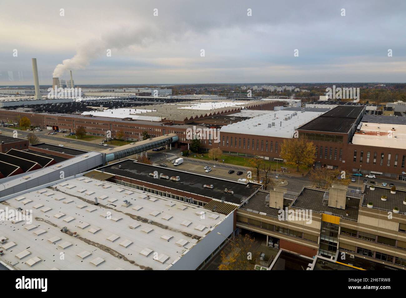 Wolfsburg, Germania. 11 Nov 2021. Volkswagen stabilimento Wolfsburg, stabilimento principale di Volkswagen AG, panoramica, vista panoramica, su 11.11.2021 a Wolfsburg/Germania. Â Credit: dpa/Alamy Live News Foto Stock