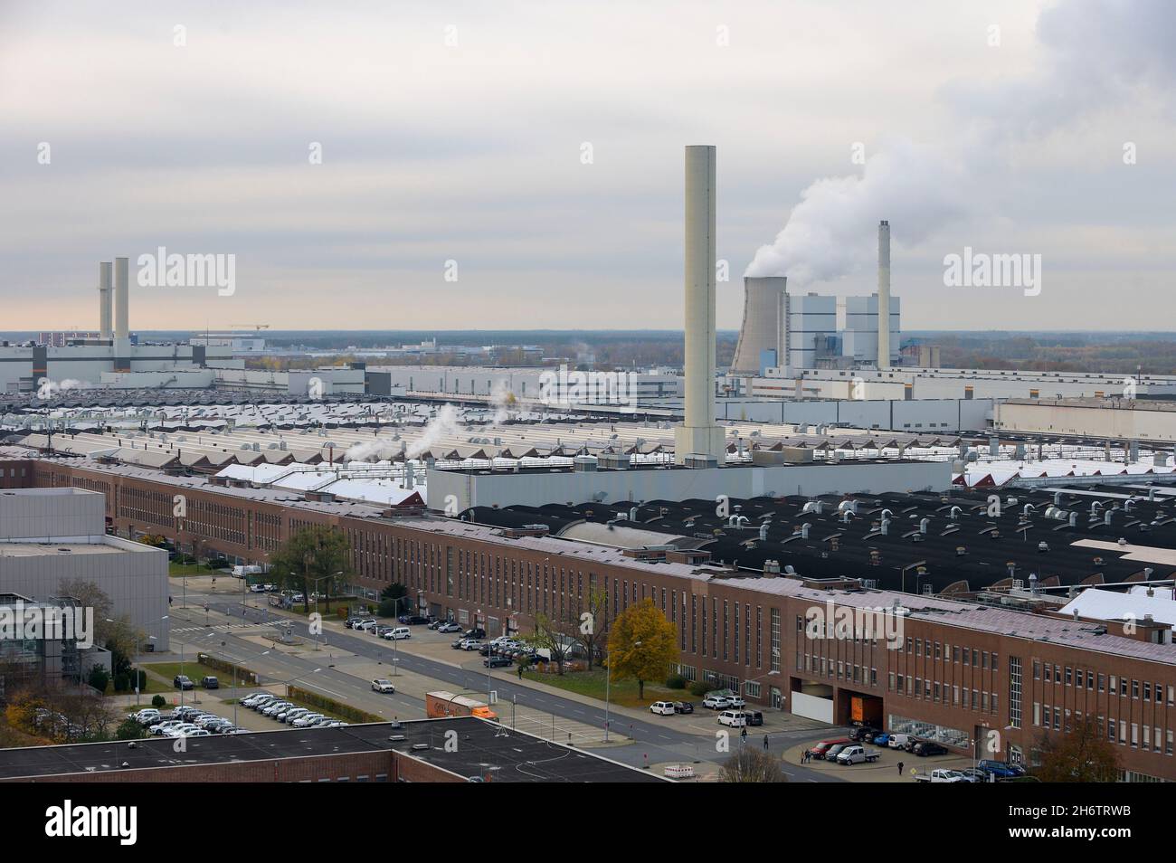 Wolfsburg, Germania. 11 Nov 2021. Volkswagen stabilimento Wolfsburg, stabilimento principale di Volkswagen AG, panoramica, vista panoramica, su 11.11.2021 a Wolfsburg/Germania. Â Credit: dpa/Alamy Live News Foto Stock