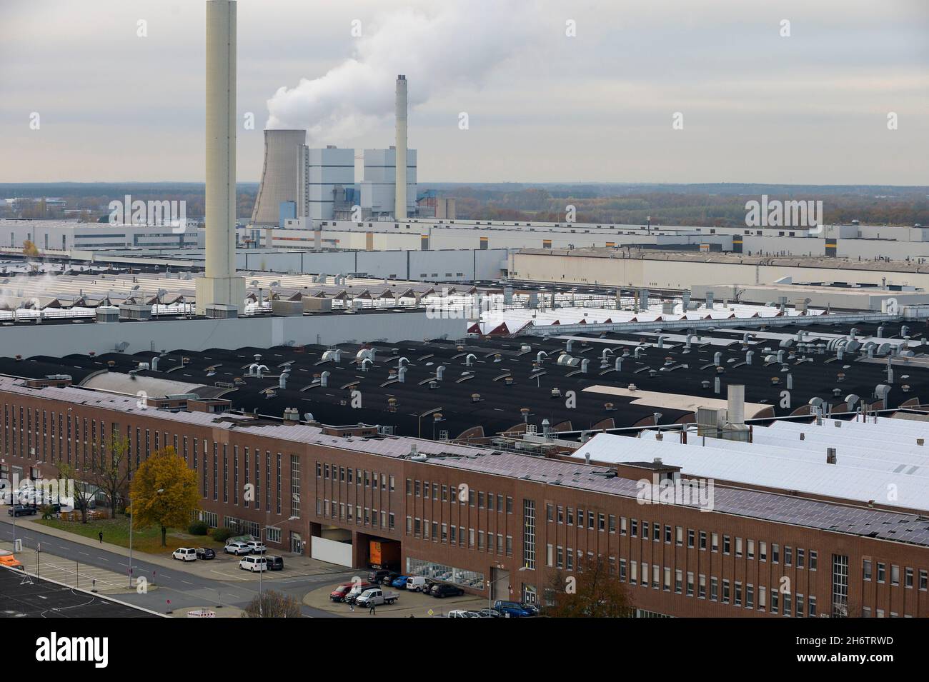 Wolfsburg, Germania. 11 Nov 2021. Volkswagen stabilimento Wolfsburg, stabilimento principale di Volkswagen AG, panoramica, vista panoramica, su 11.11.2021 a Wolfsburg/Germania. Â Credit: dpa/Alamy Live News Foto Stock