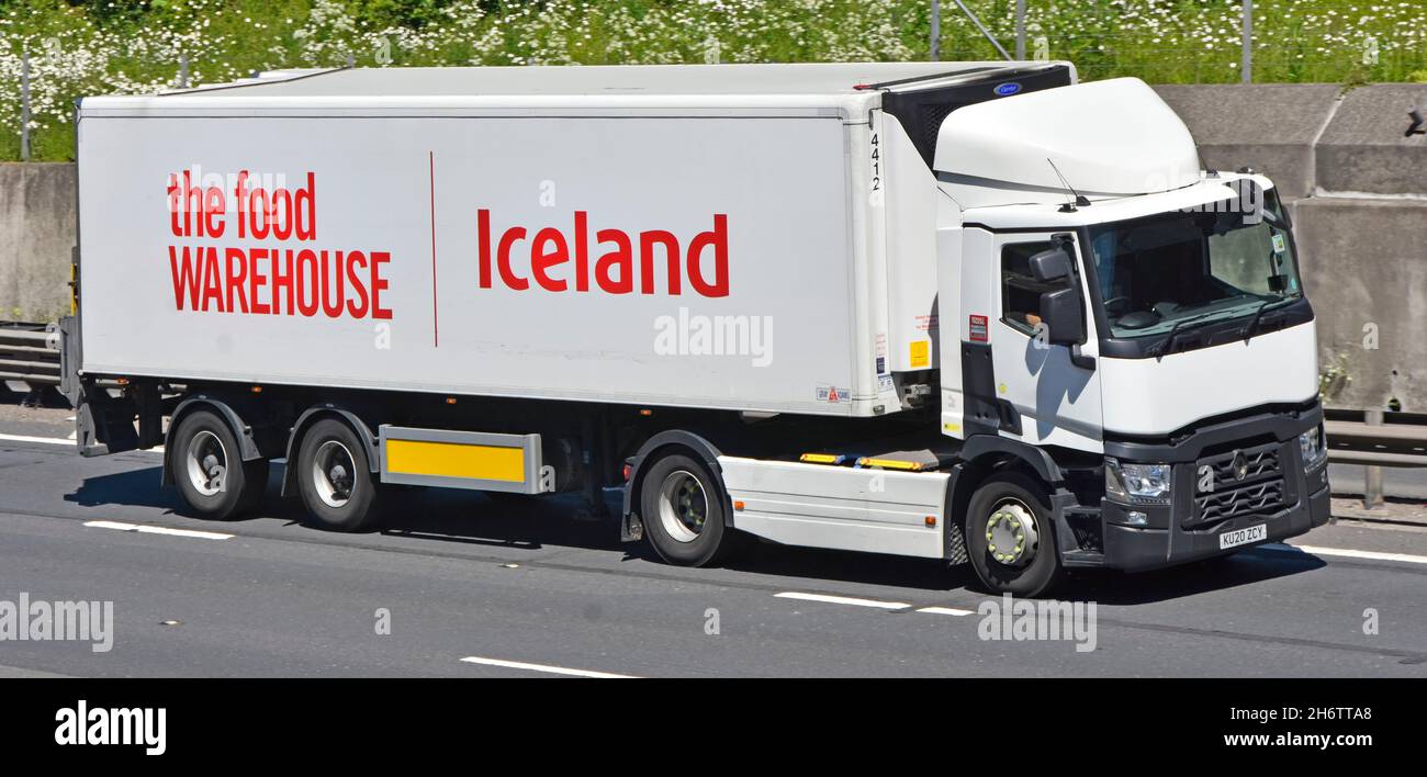 Vista laterale e frontale Islanda pubblicità alimentari magazzino Frozen Foods & Groceries commercio al dettaglio supply chain consegna camion e rimorchio autostrada UK Foto Stock