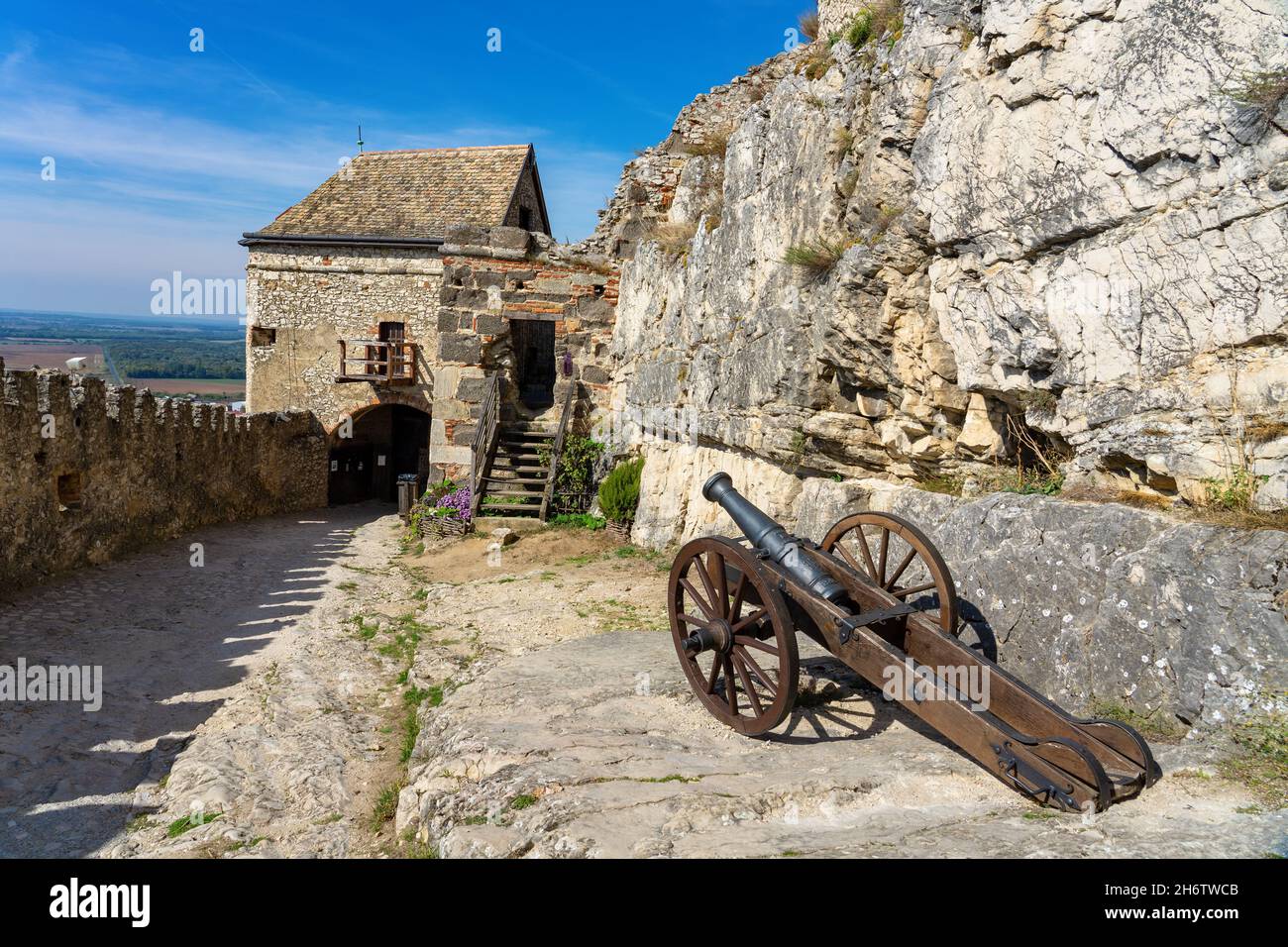 Particolare della fortezza del castello di Sumeg in Ungheria con cannone Foto Stock