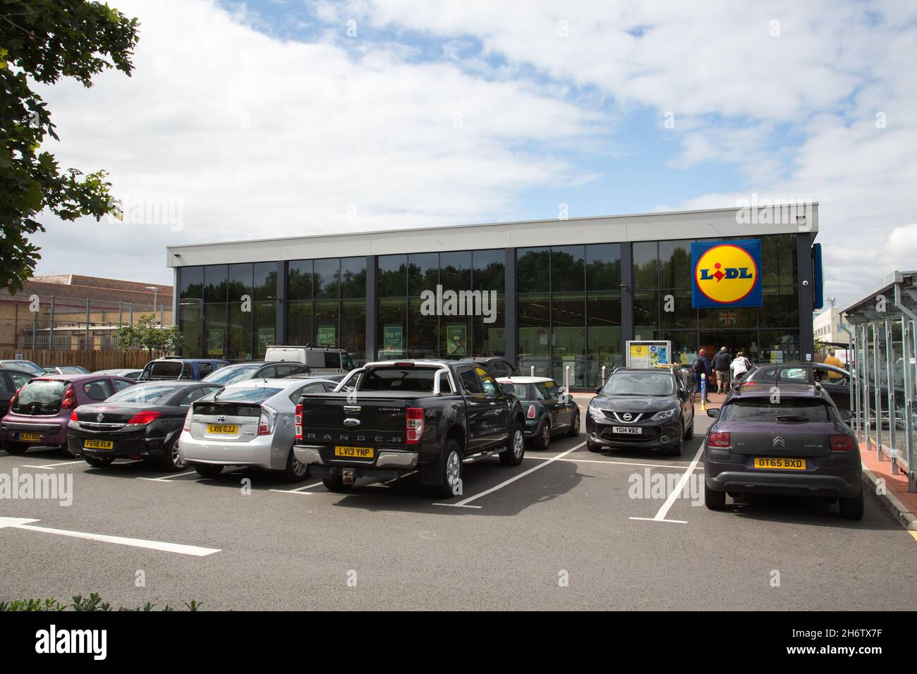 Lidl Supermarket a Weybridge Foto Stock