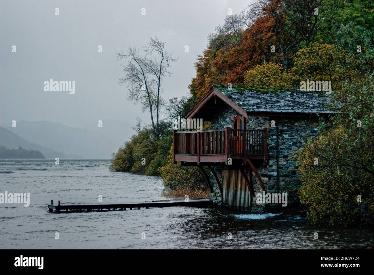 Duke of Portland Boathouse sulla riva del lago Ullswater nel Lake District inglese Foto Stock