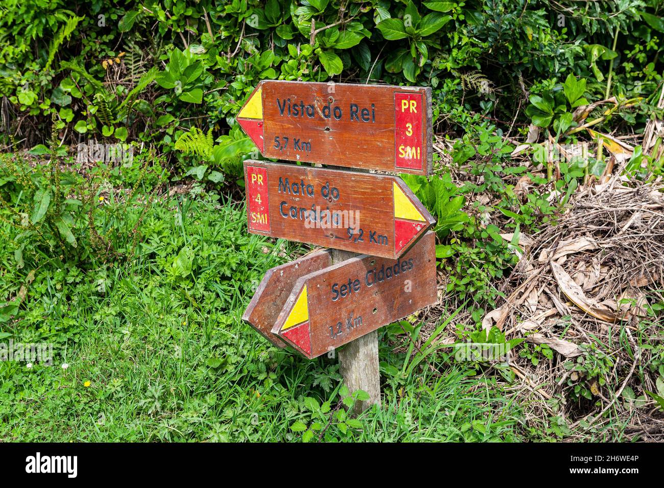 Segnaletica per escursioni a Caldeira das Sete Cidades, isola di São Miguel, Azzorre, Aores, Portogallo, Europa. Foto Stock