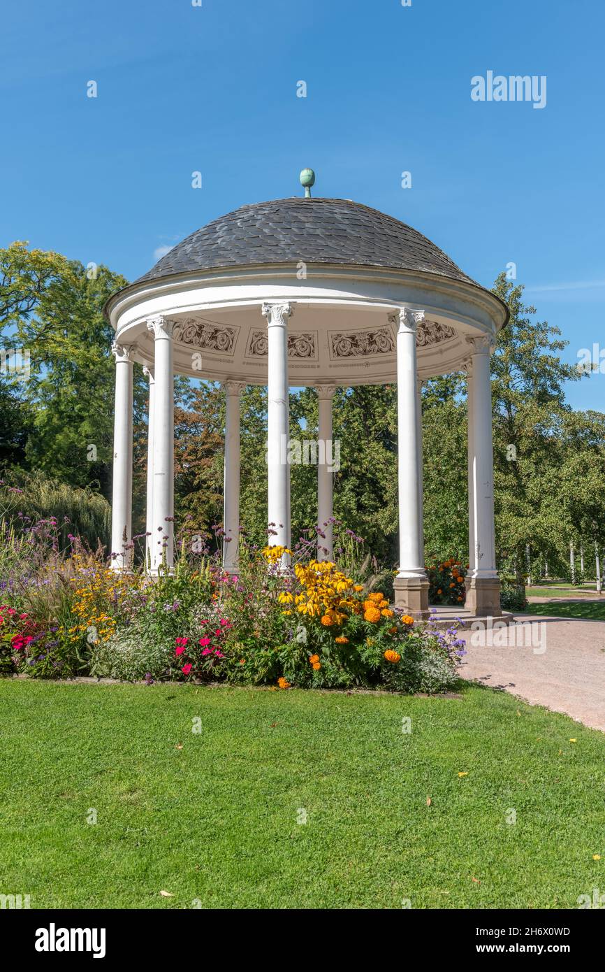Tempio circolare, conosciuto come Tempio dell'Amore (inizio del XIX secolo) in stile neoclassico. Parc de l'Orangerie a Strasburgo. Francia, Europa. Foto Stock