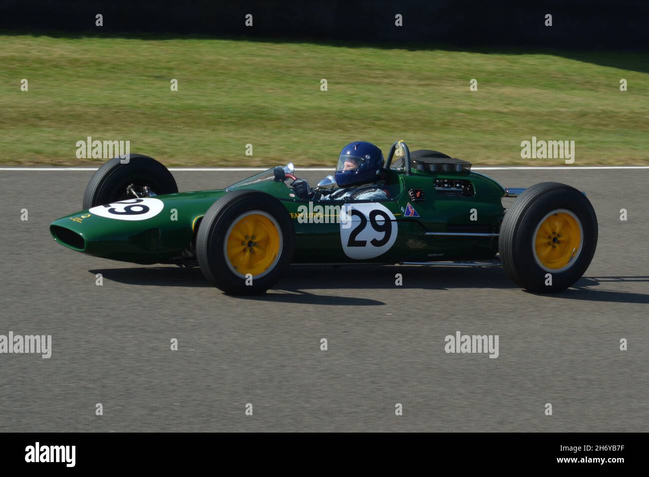 #29 Nick Fennell's Lotus 25 nel Trofeo Glover Goodwood Revival 18 settembre 2021 Foto Stock