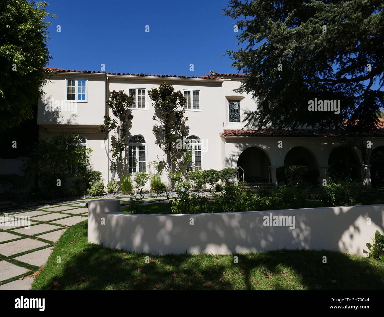 Beverly Hills, California, USA 18 settembre 2021 Una visione generale dell'atmosfera di attrice Gloria DeHaven, attore John Payne e attore Ian Hunter's ex casa/casa a 708 Walden Drive il 18 settembre 2021 a Beverly Hills, California, USA. Foto di Barry King/Alamy Stock Foto Foto Stock