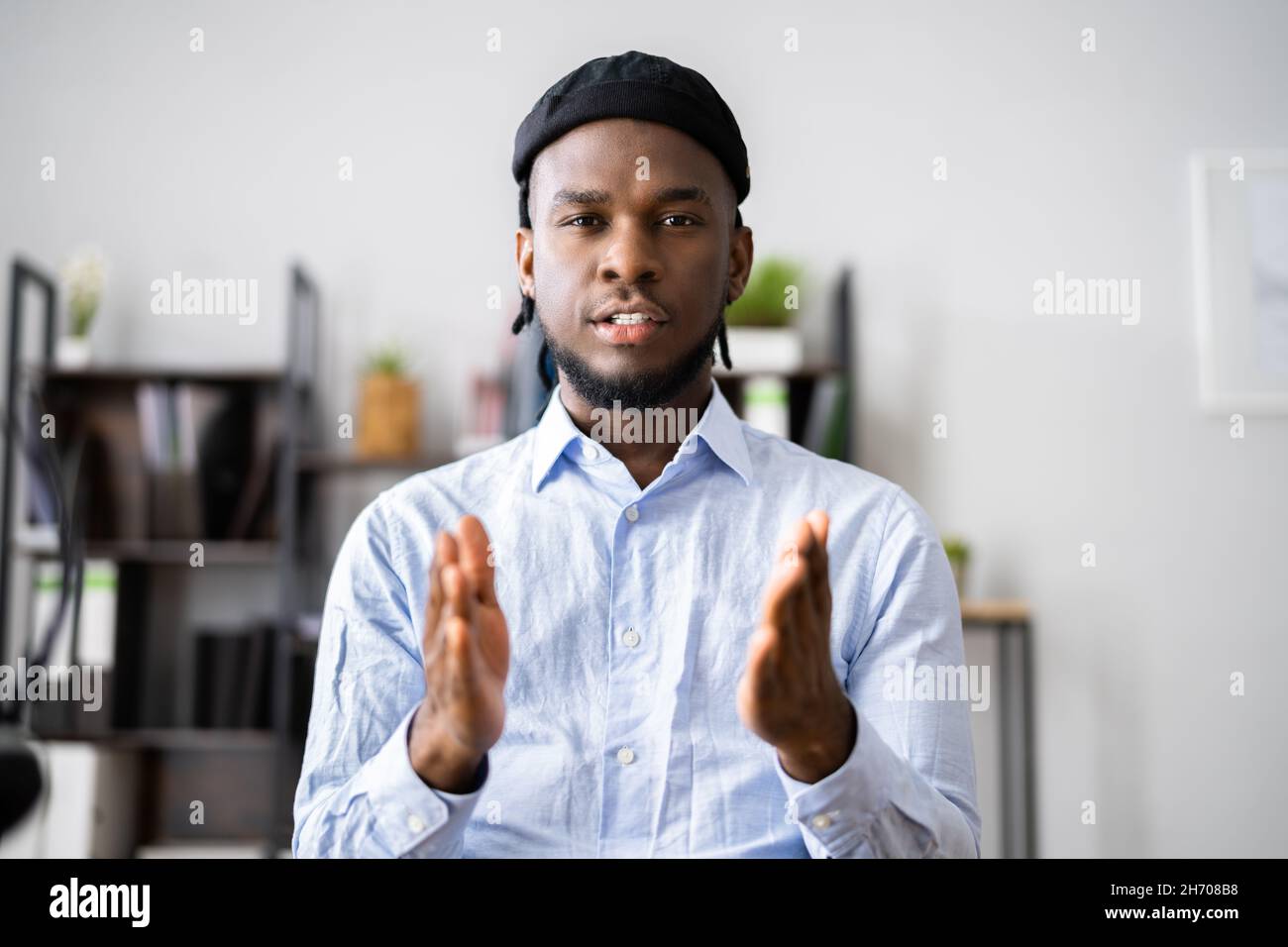 Fidato African Man Video Conference Chat Ritratto Foto Stock
