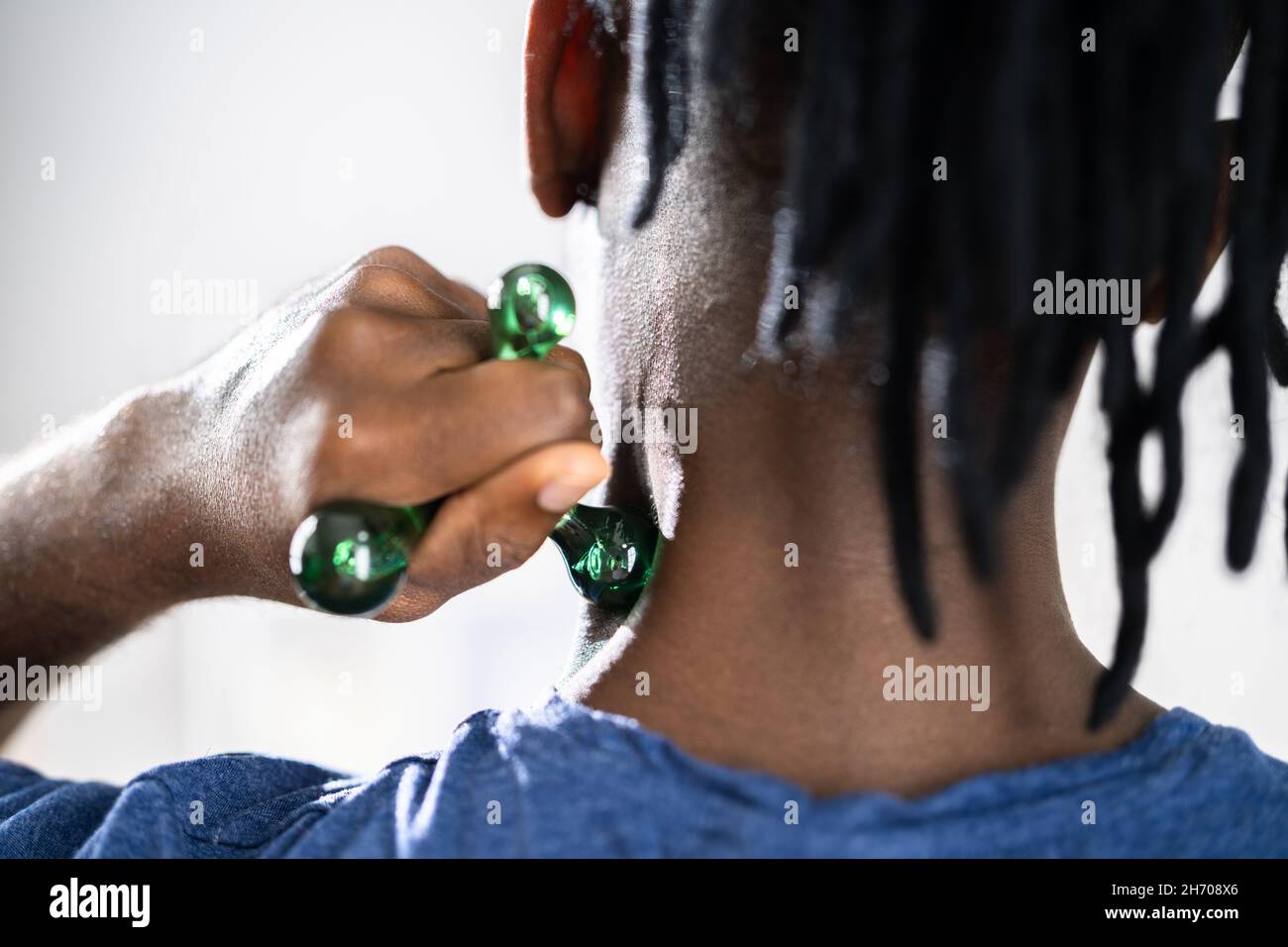African American Man Chiropractic Neck Massage Therapy Foto Stock