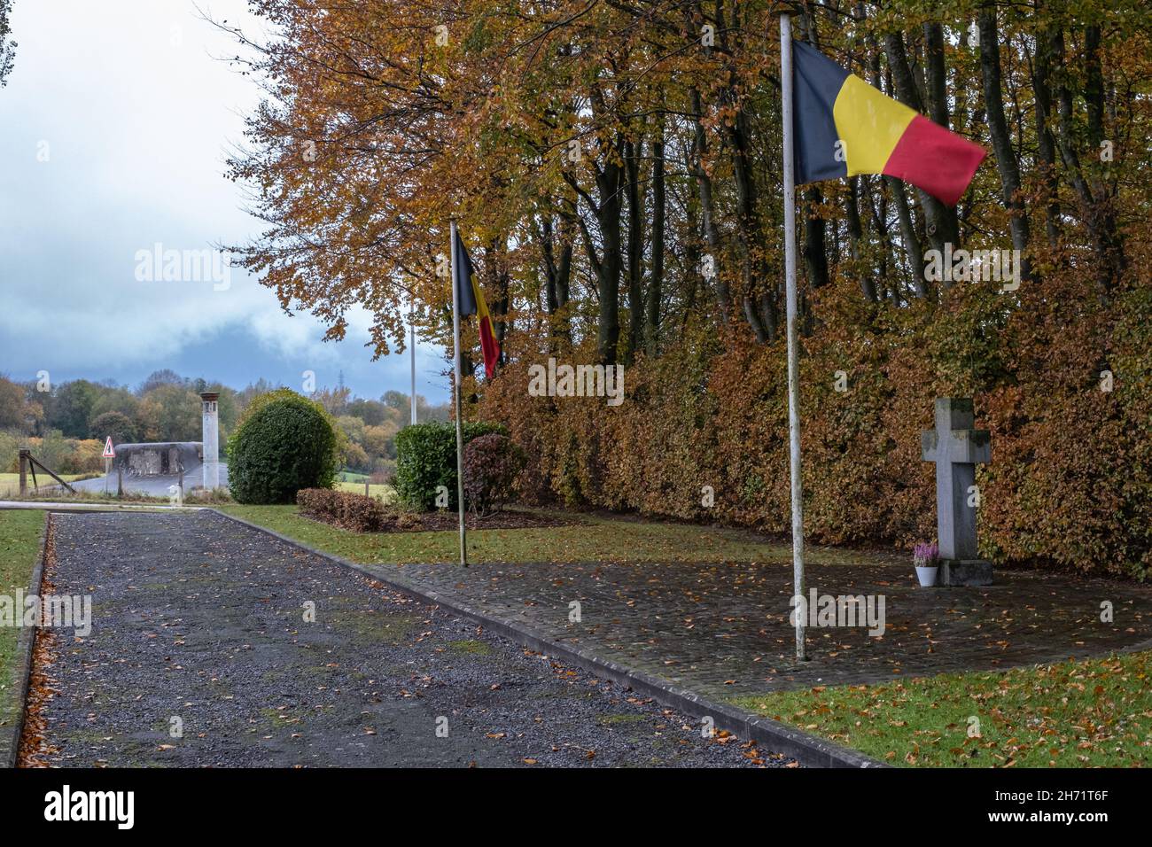 Herve, Belgio - 2 novembre 2021: Fort of Battice fu costruito negli anni '30 come parte della posizione fortificata di Liegi. Provincia di Liegi. Autunno giorno piovoso Foto Stock