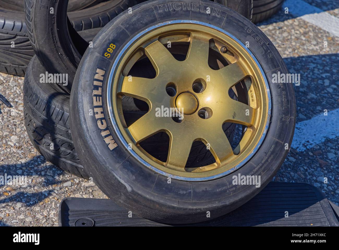 Belgrado, Serbia - 11 settembre 2021: Pneumatici slick usati da corsa  Michelin solo per scopi di competizione pneumatici da corsa Foto stock -  Alamy