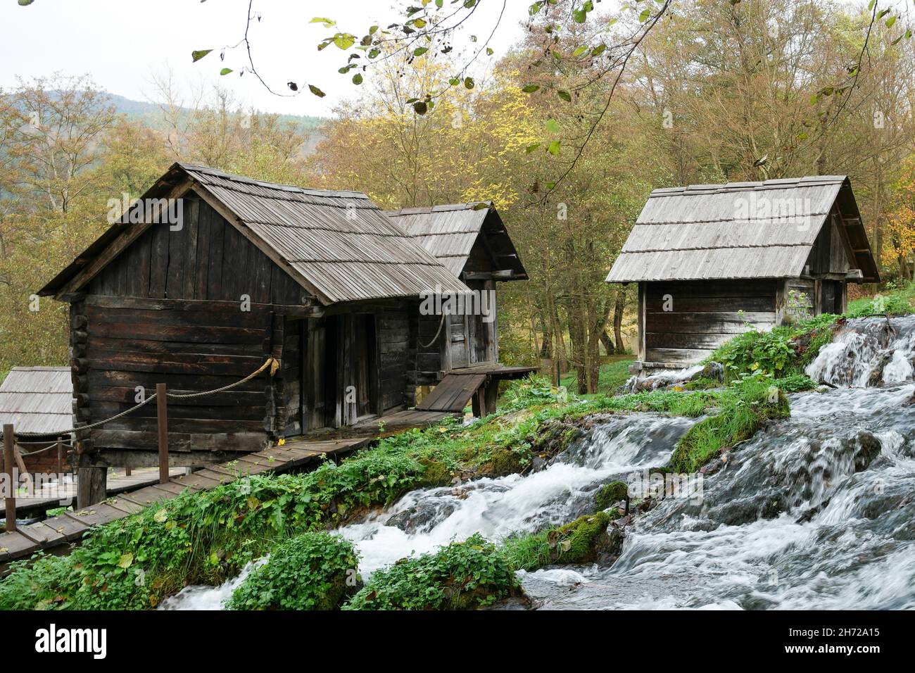 Mlinčići: Vecchi mulini sul fiume Pliva vicino a Jajce (Bosnia-Erzegovina) Foto Stock