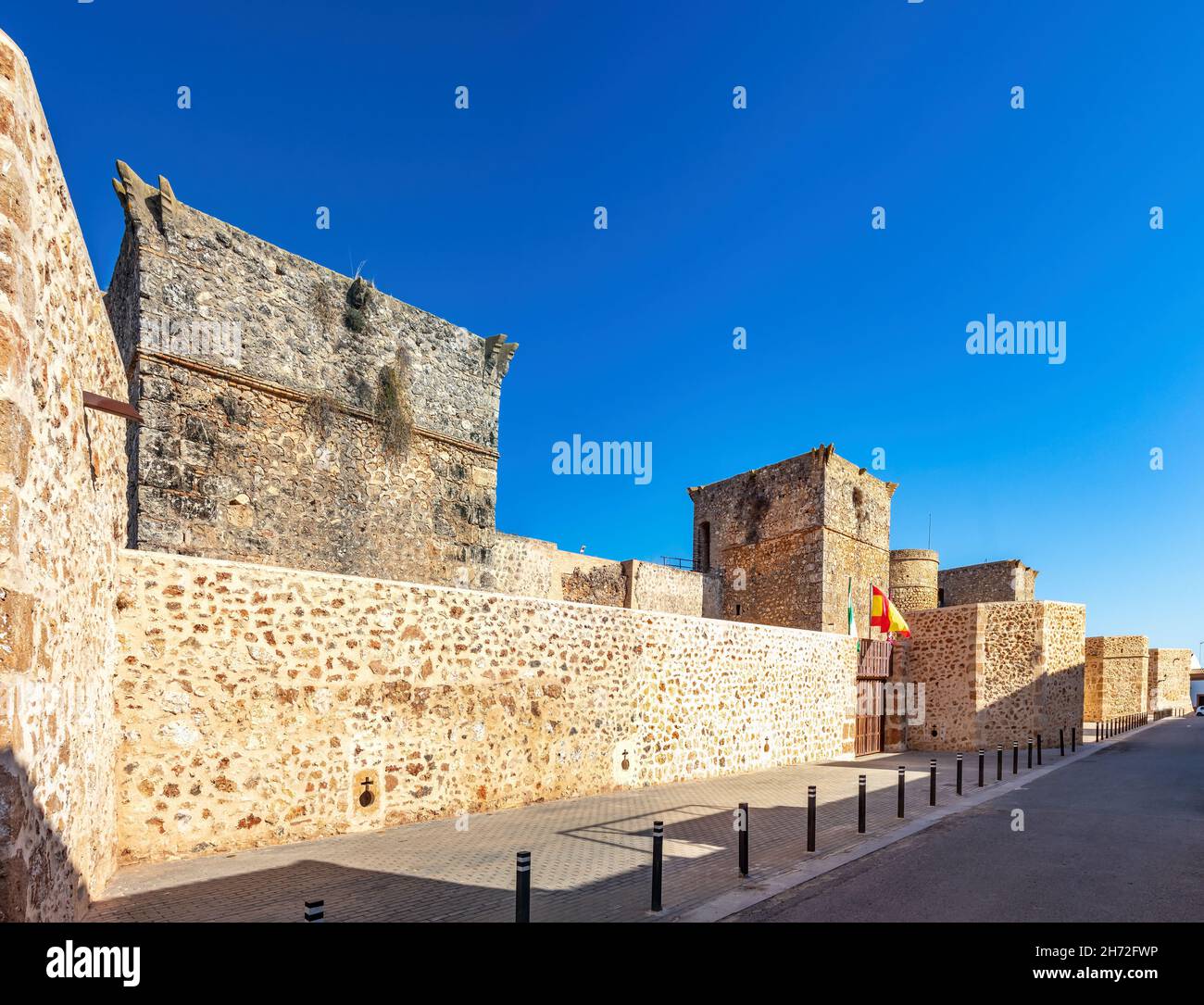 Vista delle mura difensive del castello di Niebla, a Huelva, Andalucia, Spagna Foto Stock
