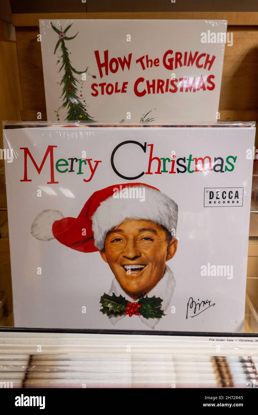 Mostra di vinile a tema natalizio a Barnes & Noble a New York City, USA Foto Stock