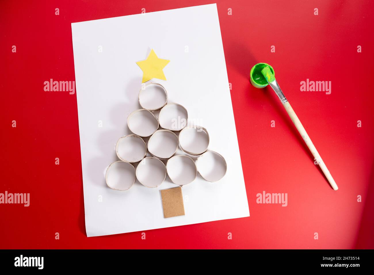 Installazione Divertente Di Rotoli Di Carta Igienica Fotografia Stock -  Immagine di feste, dopo: 207220408