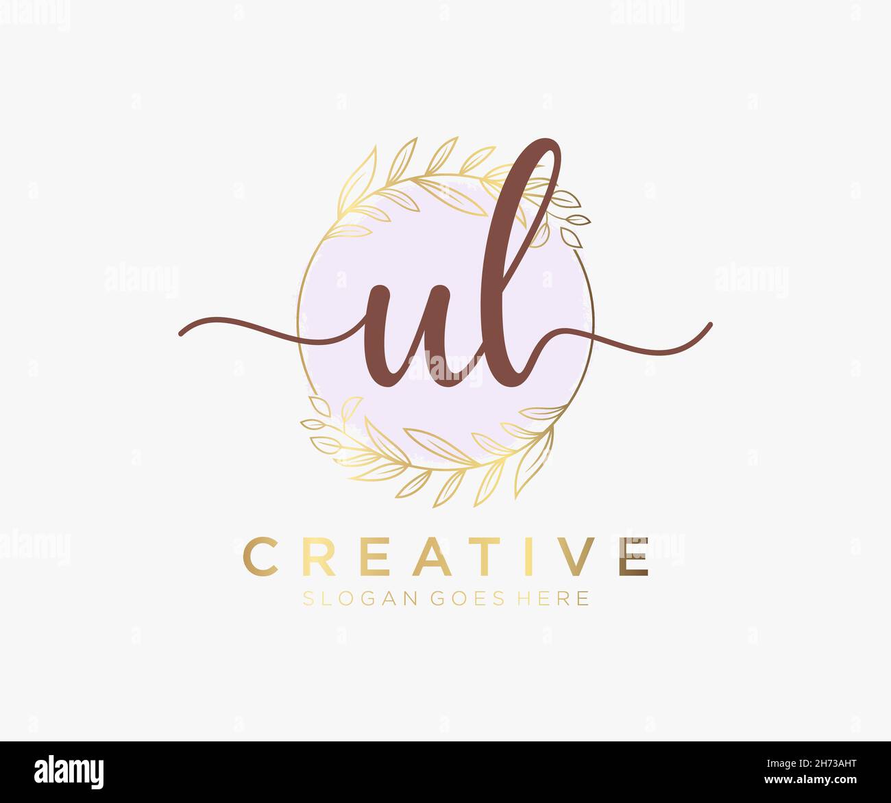 Logo femminile UL. Utilizzabile per la natura, salone, centro benessere, cosmetici e loghi di bellezza. Elemento modello di disegno con logo a vettore piatto. Illustrazione Vettoriale