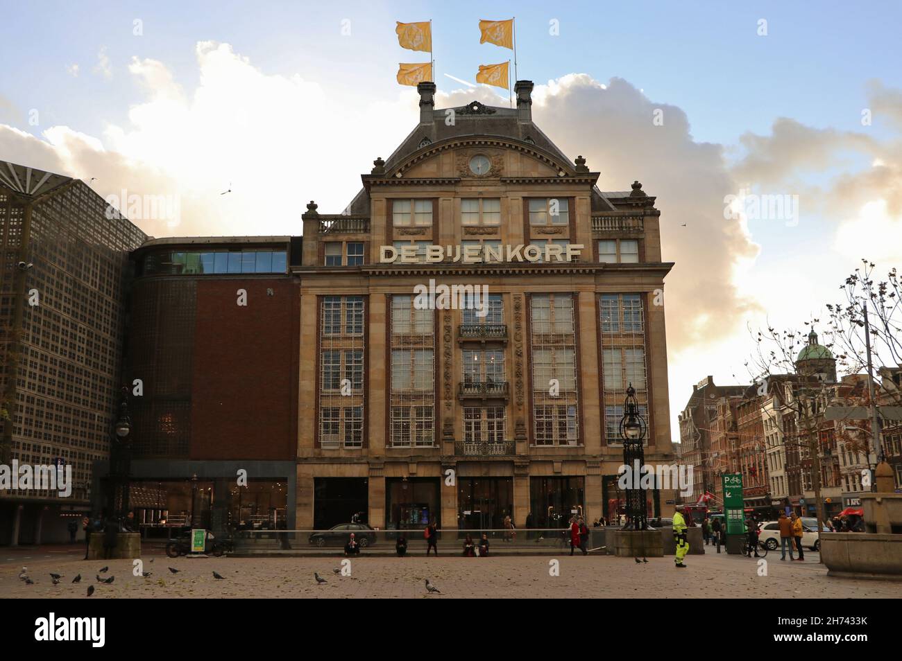 De Bijenkorf, famoso grande magazzino sulla piazza nel centro di Amsterdam Foto Stock